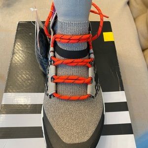 Women’s NEW Adidas sneaker hiker